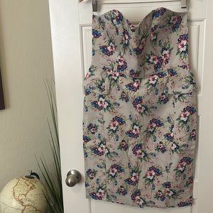 Floral sweetheart dress